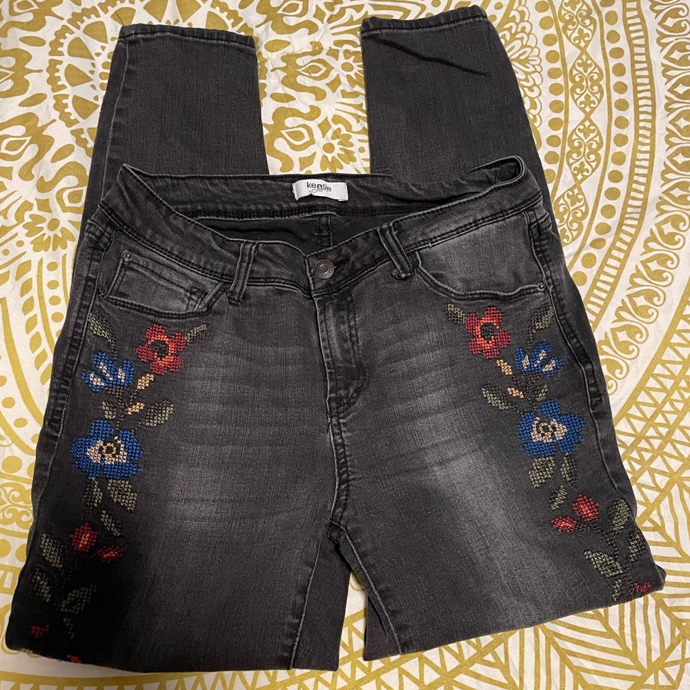Kensie Embriodered Pants